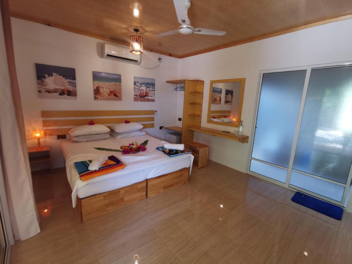 Blue Water Thoddoo Inn エクステリア 写真