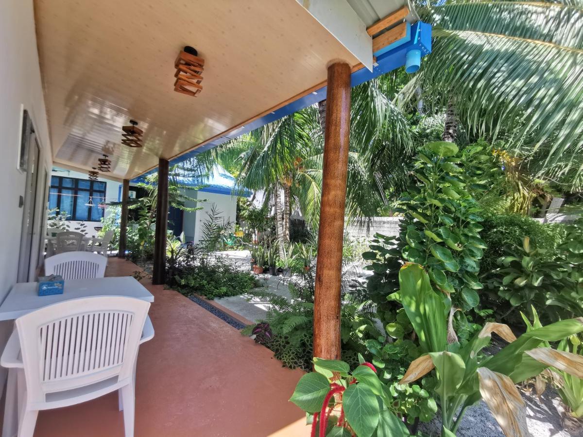 Blue Water Thoddoo Inn エクステリア 写真